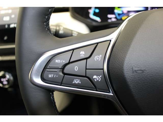 Renault LUTECIA 2023-06 28335-11