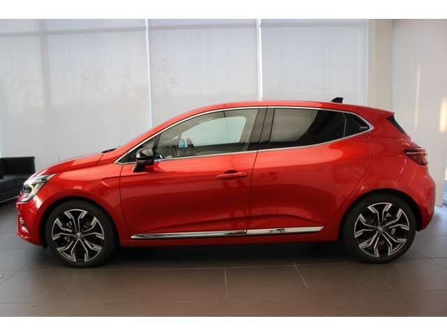 Renault LUTECIA 2023-06 28335-4