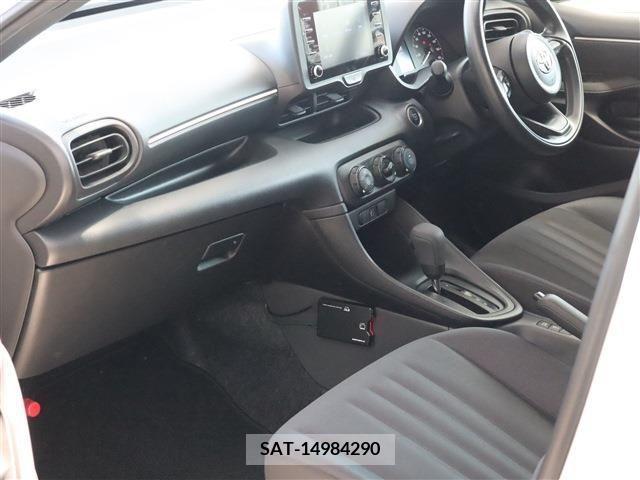 Toyota YARIS 2022-07 349156-13