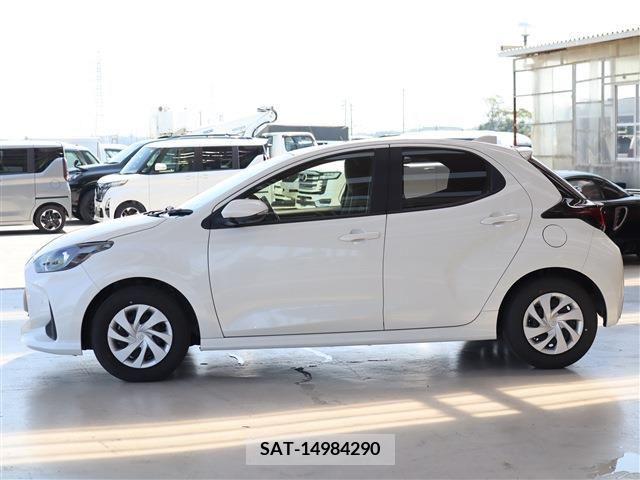 Toyota YARIS 2022-07 349156-23