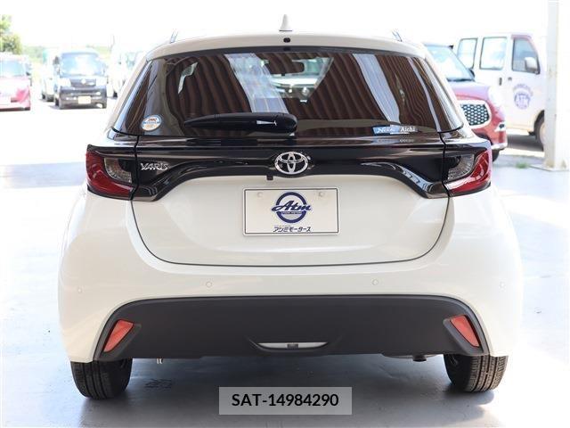Toyota YARIS 2022-07 349156-21
