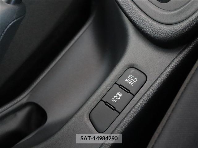 Toyota YARIS 2022-07 349156-26