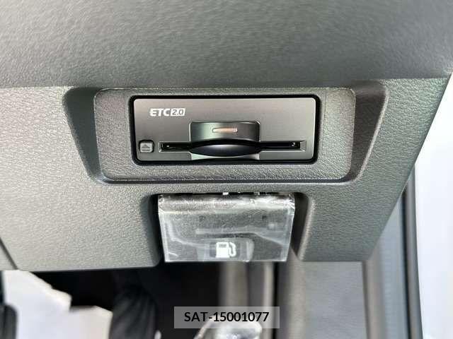 Nissan AURA 2023-04 261457-10