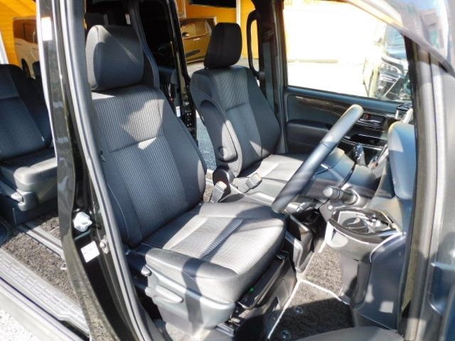 Toyota VOXY HYBRID 2020-08 187267-16