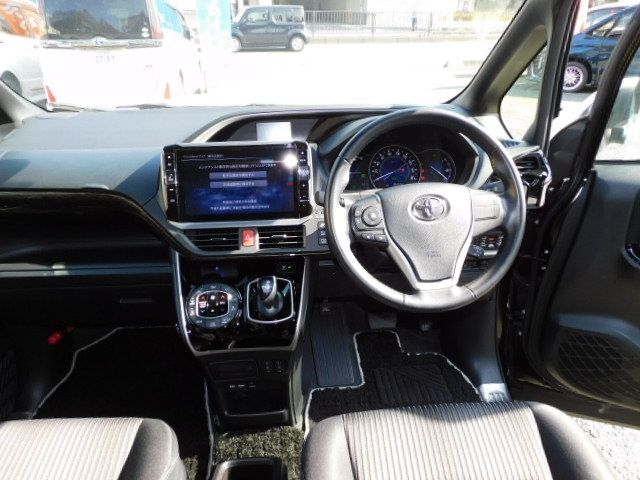 Toyota VOXY HYBRID 2020-08 187267-1