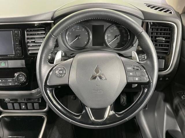 Mitsubishi OUTLANDER 2017-11 180627-12