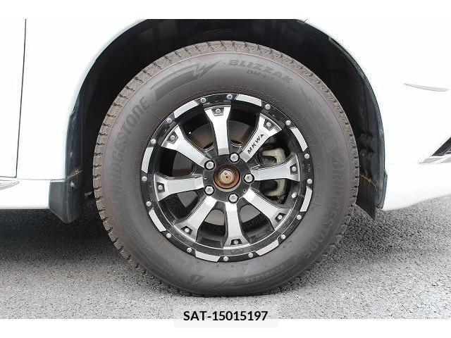 Mitsubishi OUTLANDER PHEV 2016-06 242000-11