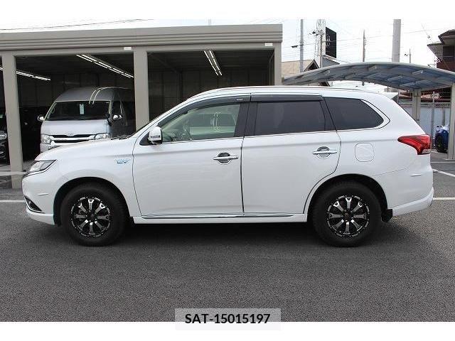 Mitsubishi OUTLANDER PHEV 2016-06 242000-8
