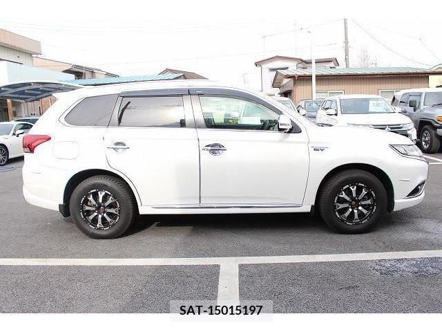 Mitsubishi OUTLANDER PHEV 2016-06 242000-6