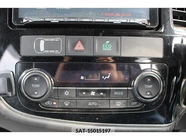 Mitsubishi OUTLANDER PHEV 2016-06 242000-3