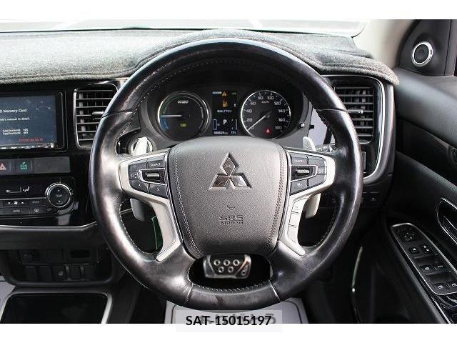 Mitsubishi OUTLANDER PHEV 2016-06 242000-14