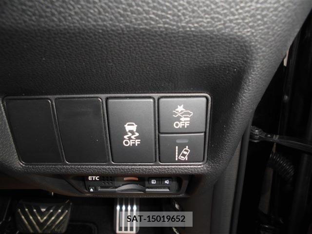 Honda e 2016-10 208178-20