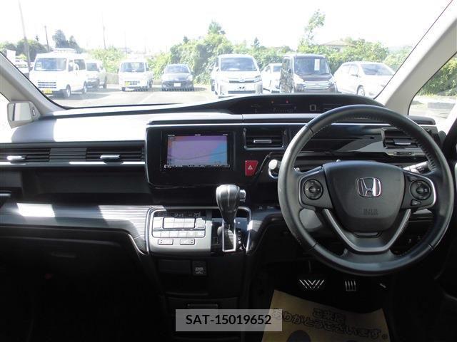 Honda e 2016-10 208178-12