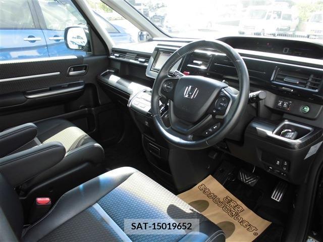 Honda e 2016-10 208178-5