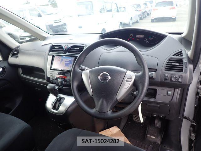 Nissan SERENA 2014-02 380535-1