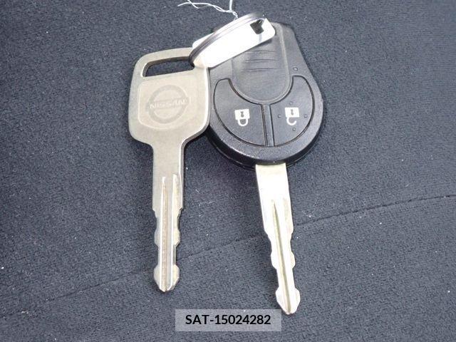 Nissan SERENA 2014-02 380535-28