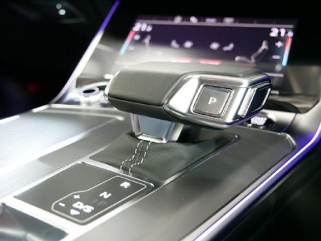Audi A6 2022-08 22339-13