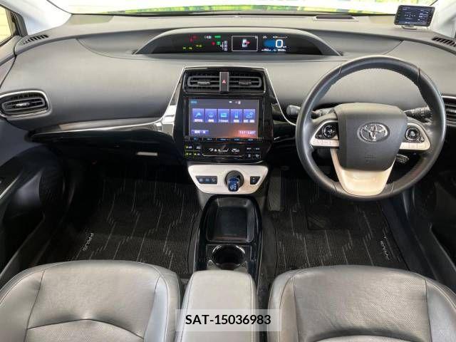 Toyota PRIUS 2017-09 282076-1