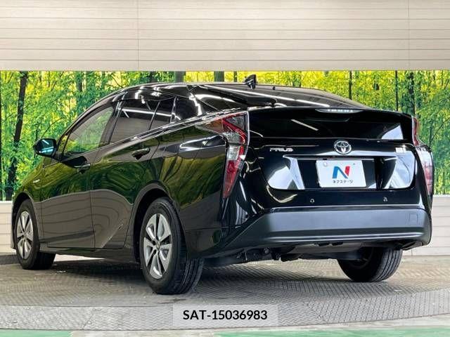 Toyota PRIUS 2017-09 282076-6