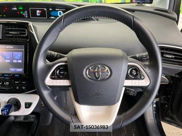 Toyota PRIUS 2017-09 282076-4