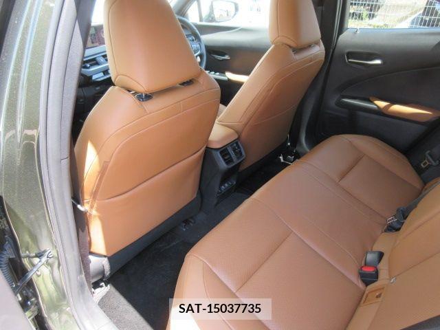Lexus UX 2021-06 363085-10