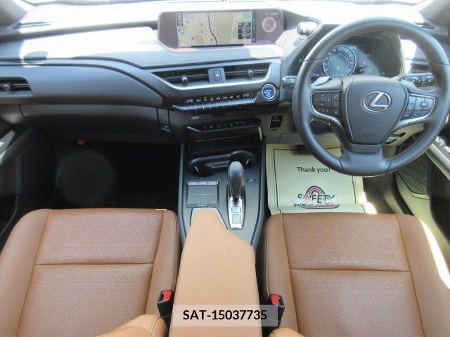 Lexus UX 2021-06 363085-1