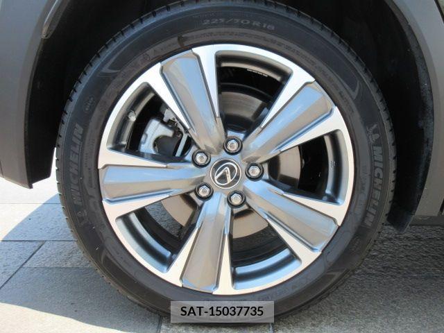 Lexus UX 2021-06 363085-26