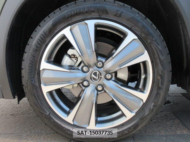 Lexus UX 2021-06 363085-25