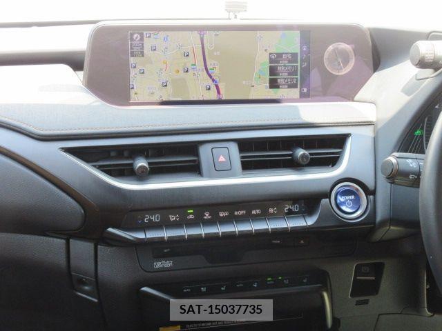 Lexus UX 2021-06 363085-15