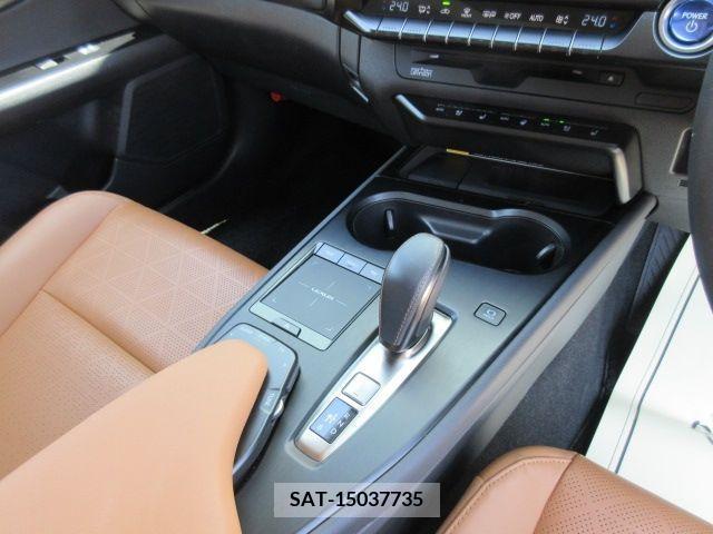Lexus UX 2021-06 363085-13