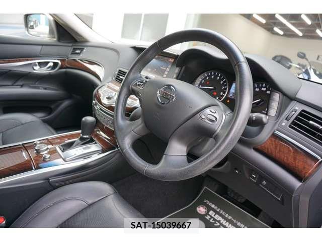 Nissan FUGA 2011-12 396684-10