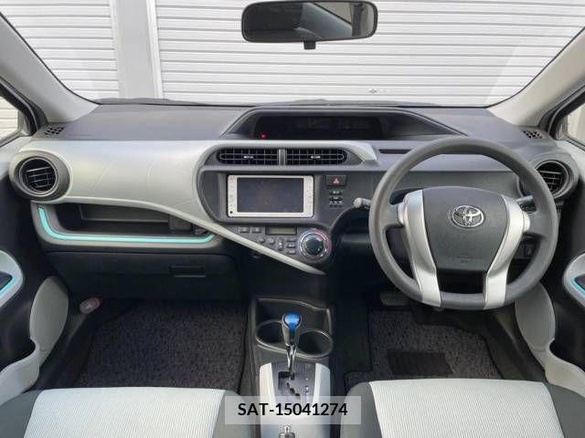 Toyota AQUA 2012-06 389353-1