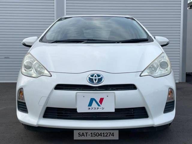 Toyota AQUA 2012-06 389353-13