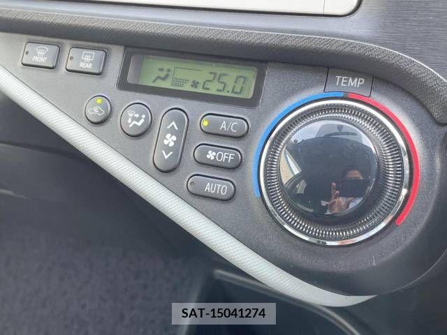 Toyota AQUA 2012-06 389353-4