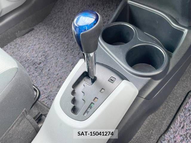 Toyota AQUA 2012-06 389353-19