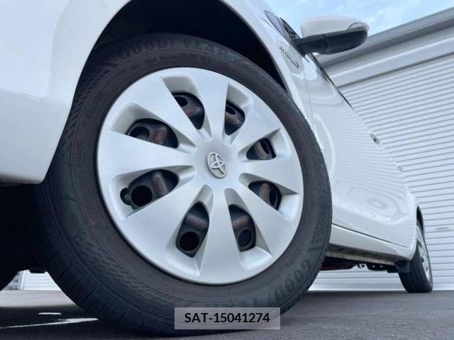 Toyota AQUA 2012-06 389353-12