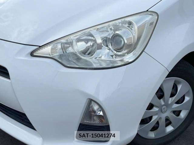 Toyota AQUA 2012-06 389353-11