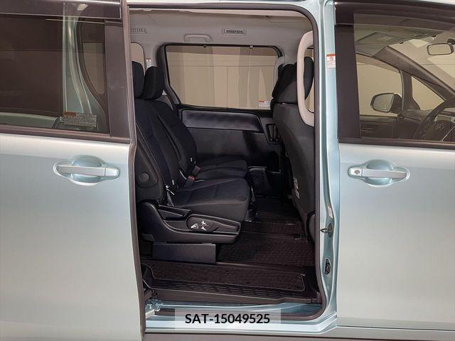Toyota VOXY 2014-04 203561-7