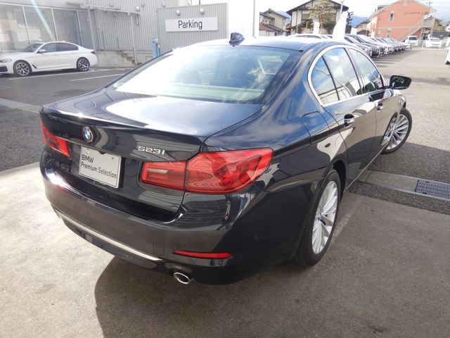 Bmw 5 SERIES 2018-07 181704-2
