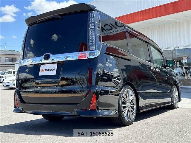 Toyota VOXY 2017-05 289182-14