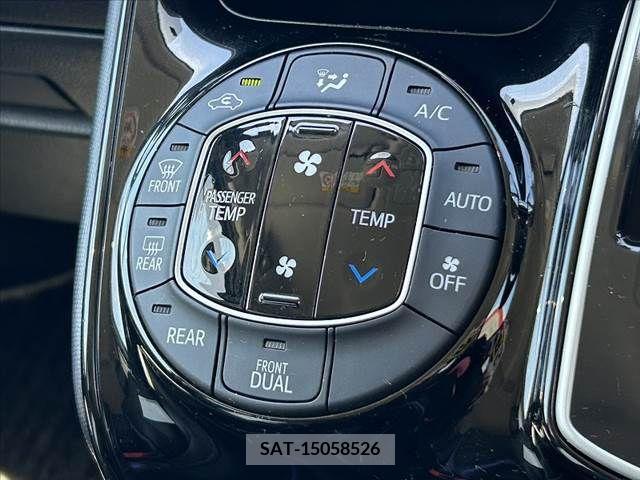 Toyota VOXY 2017-05 289182-6
