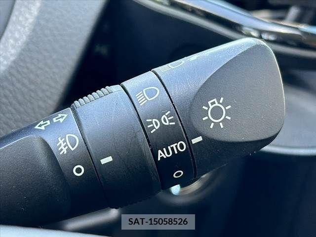 Toyota VOXY 2017-05 289182-5