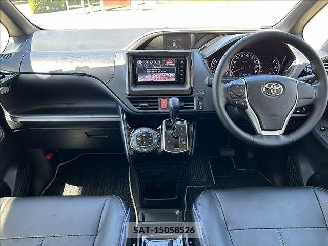 Toyota VOXY 2017-05 289182-1