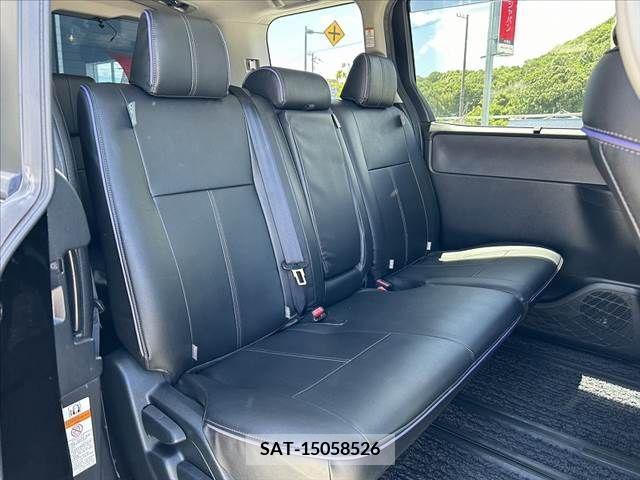 Toyota VOXY 2017-05 289182-18