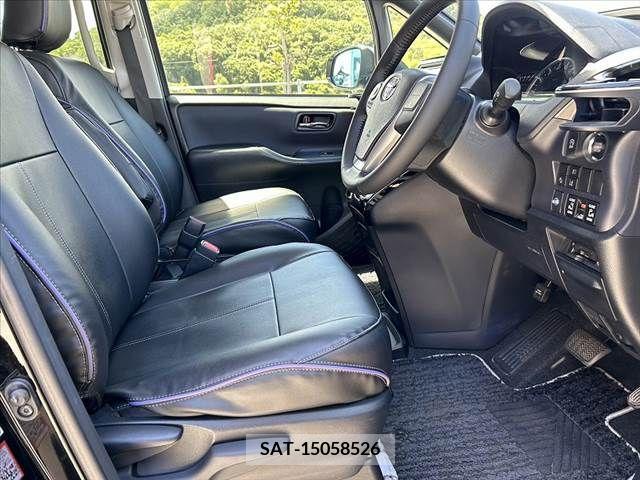 Toyota VOXY 2017-05 289182-15
