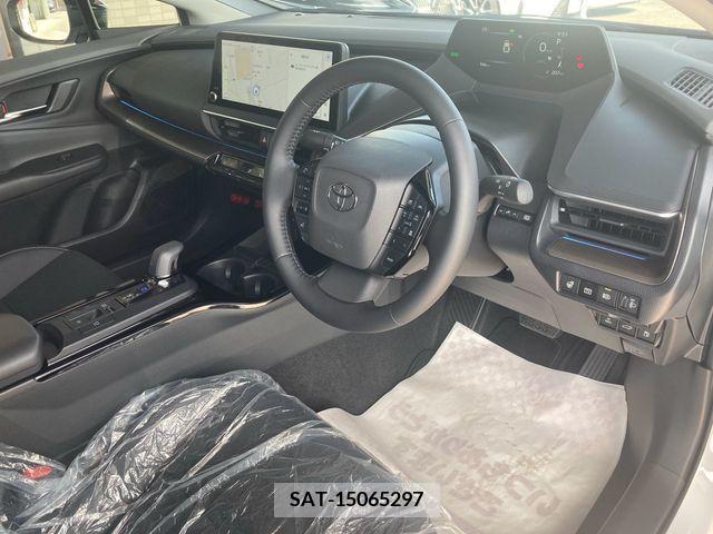 Toyota PRIUS 2023-08 246356-13