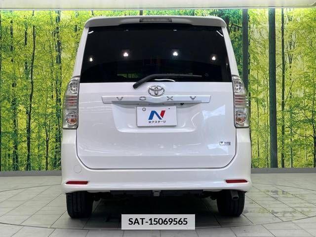 Toyota VOXY 2010-01 337807-15