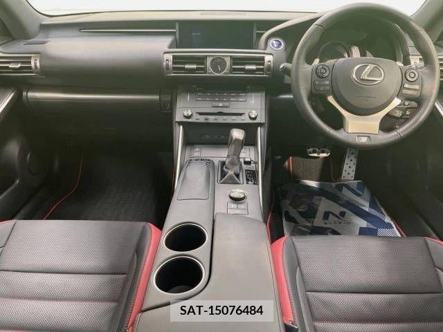 Lexus IS 2015-05 275448-1