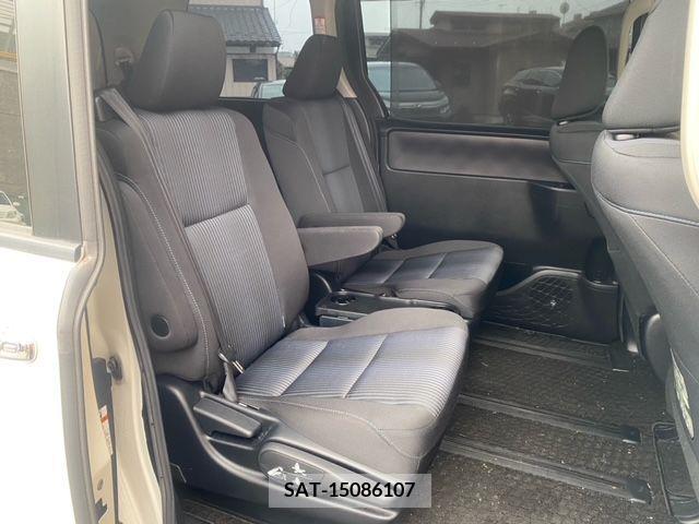 Toyota VOXY 2015-09 289941-3