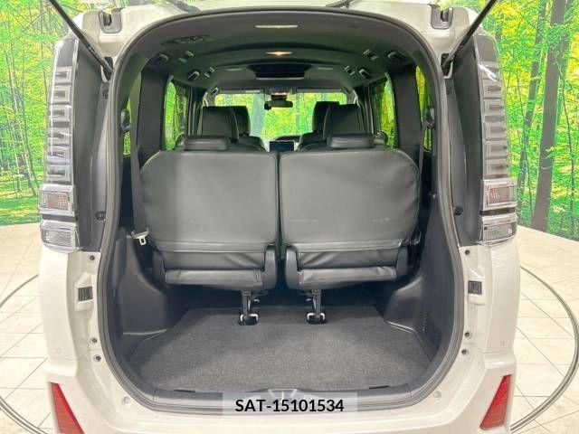Toyota VOXY 2019-12 377880-8